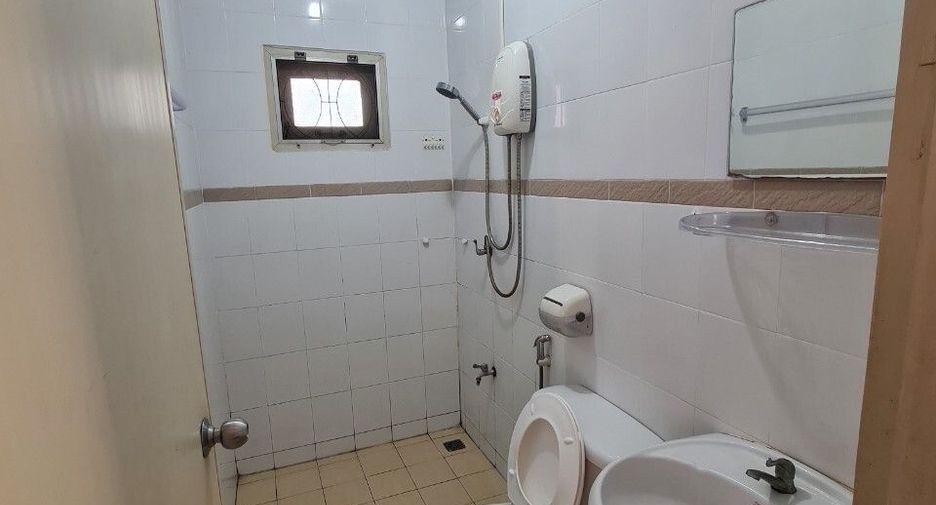 For rent 3 bedrooms house in San Kamphaeng, Chiang Mai