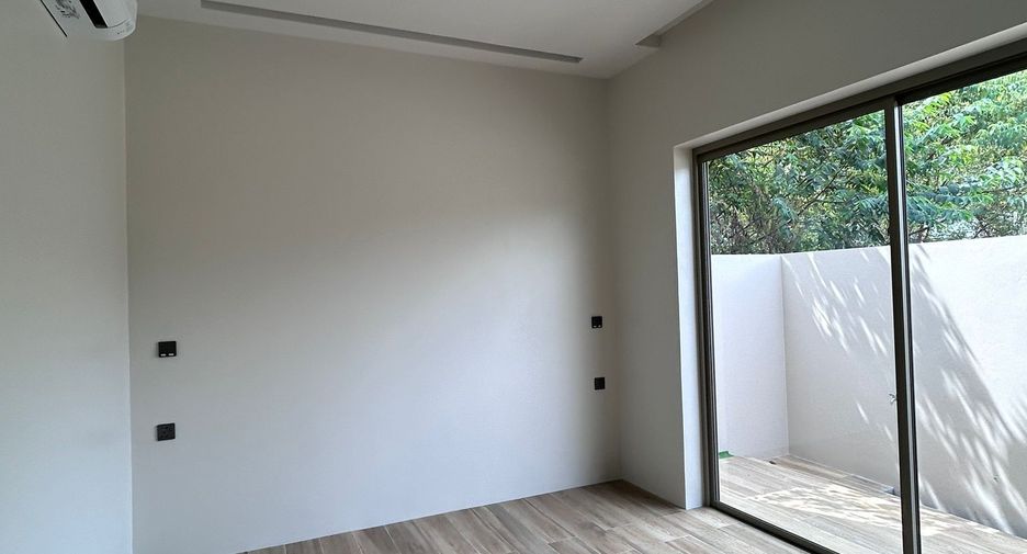 For sale 3 bedrooms villa in Mueang Phuket, Phuket