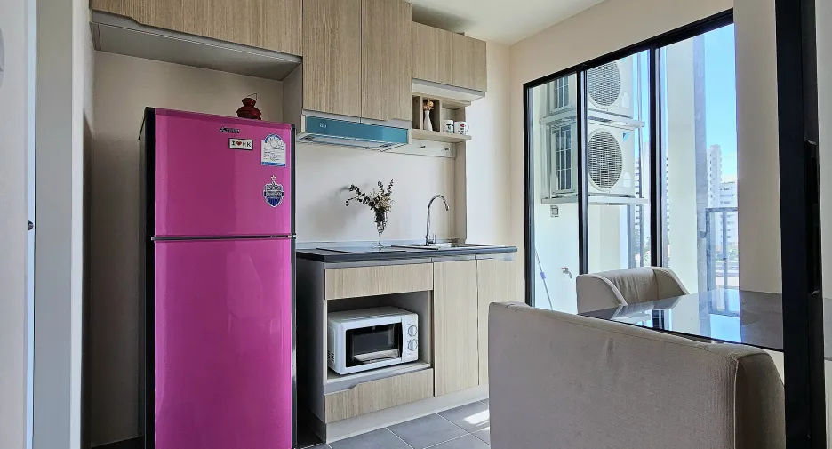 For sale 1 bed condo in Khlong Toei, Bangkok
