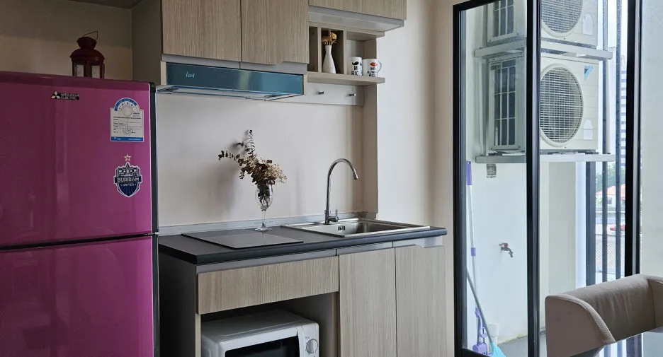 For sale 1 bed condo in Khlong Toei, Bangkok