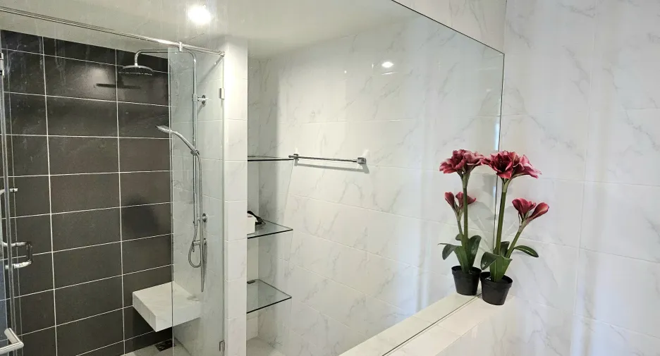 For sale 1 bed condo in Khlong Toei, Bangkok