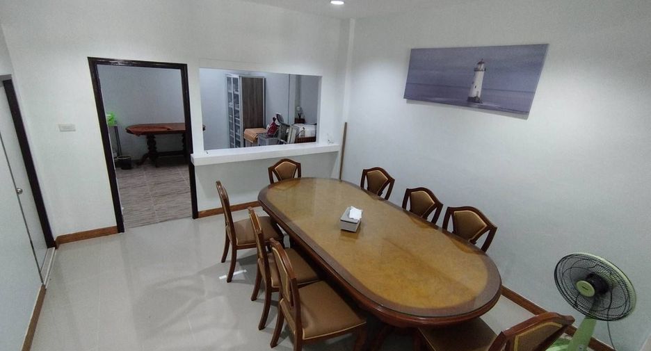 For sale 4 bedrooms townhouse in Hua Hin, Prachuap Khiri Khan