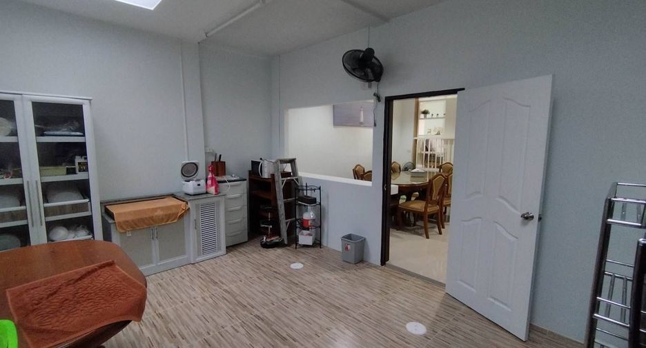 For sale 4 bedrooms townhouse in Hua Hin, Prachuap Khiri Khan