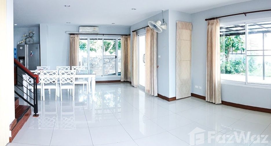 For rent 4 bedrooms house in San Kamphaeng, Chiang Mai