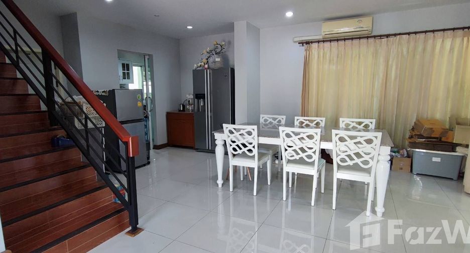 For rent 4 bedrooms house in San Kamphaeng, Chiang Mai
