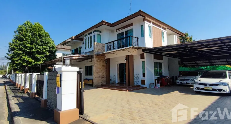 For rent 4 bedrooms house in San Kamphaeng, Chiang Mai