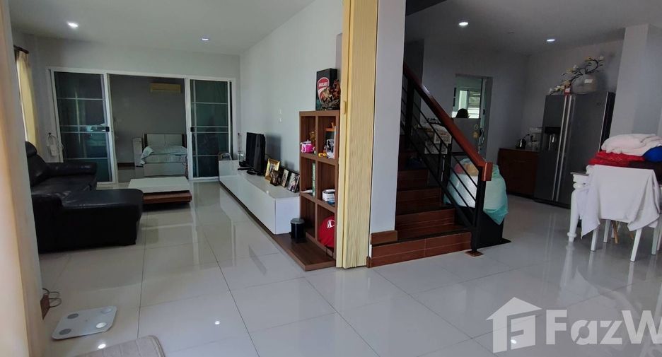 For rent 4 bedrooms house in San Kamphaeng, Chiang Mai