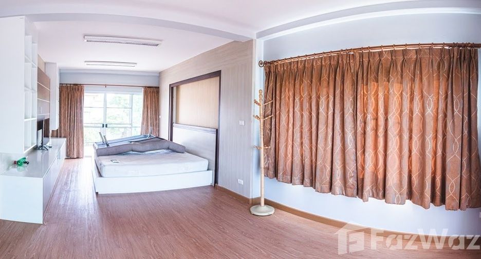 For rent 4 bedrooms house in San Kamphaeng, Chiang Mai