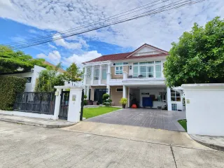 For rent 5 bedrooms villa in Mueang Chiang Mai, Chiang Mai