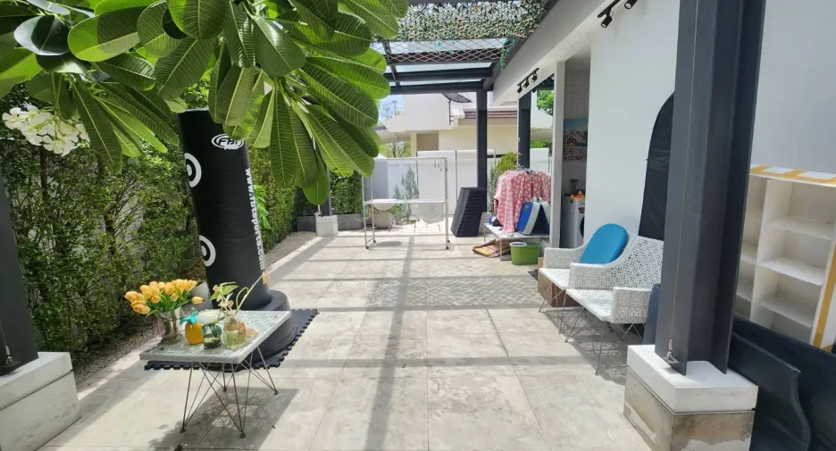 For rent 5 bedrooms villa in Mueang Chiang Mai, Chiang Mai