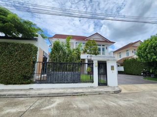 For rent 5 bedrooms villa in Mueang Chiang Mai, Chiang Mai