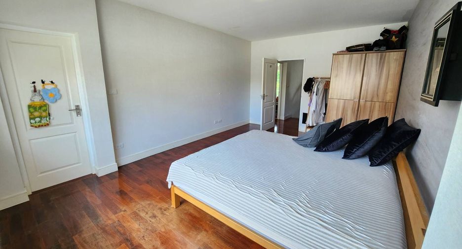 For rent 5 bedrooms villa in Mueang Chiang Mai, Chiang Mai