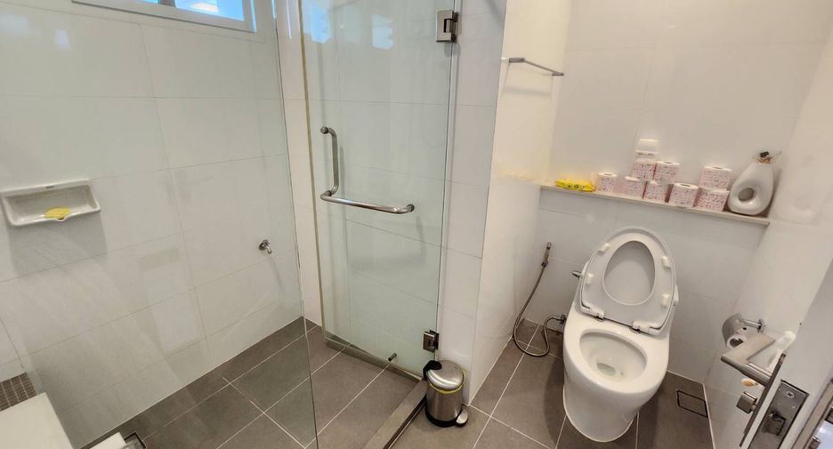 For rent 5 bedrooms villa in Mueang Chiang Mai, Chiang Mai