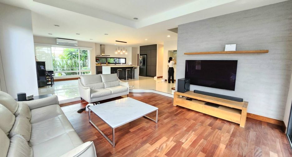 For rent 5 bedrooms villa in Mueang Chiang Mai, Chiang Mai