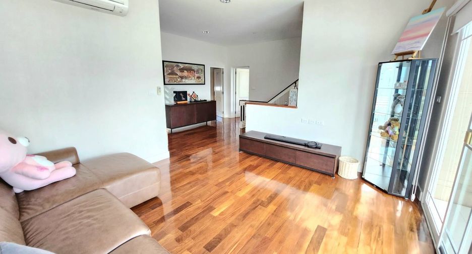 For rent 5 bedrooms villa in Mueang Chiang Mai, Chiang Mai