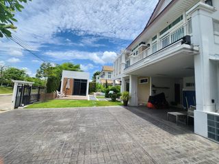 For rent 5 bedrooms villa in Mueang Chiang Mai, Chiang Mai