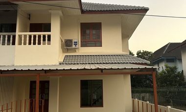 À vendre 2 chambres maison de ville à San Sai, Chiang Mai