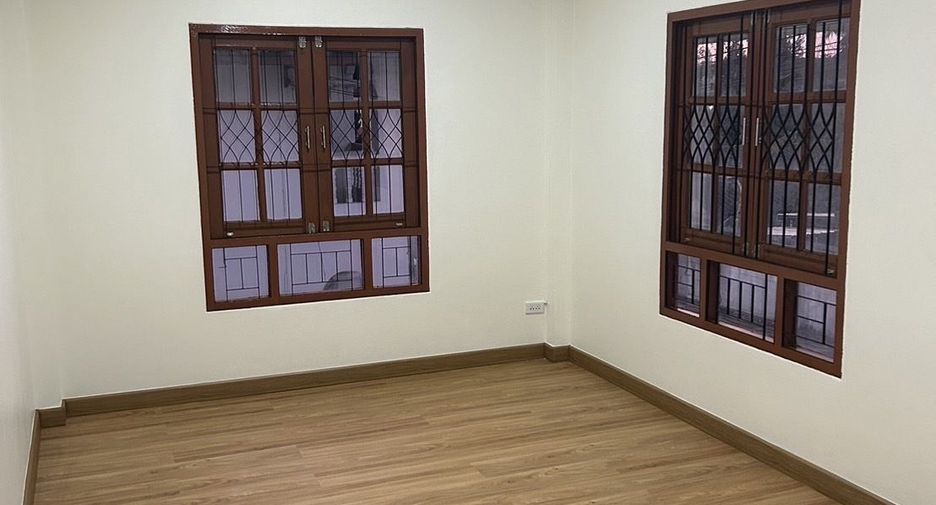 For sale 2 ベッドルーム townhouse in San Sai, Chiang Mai
