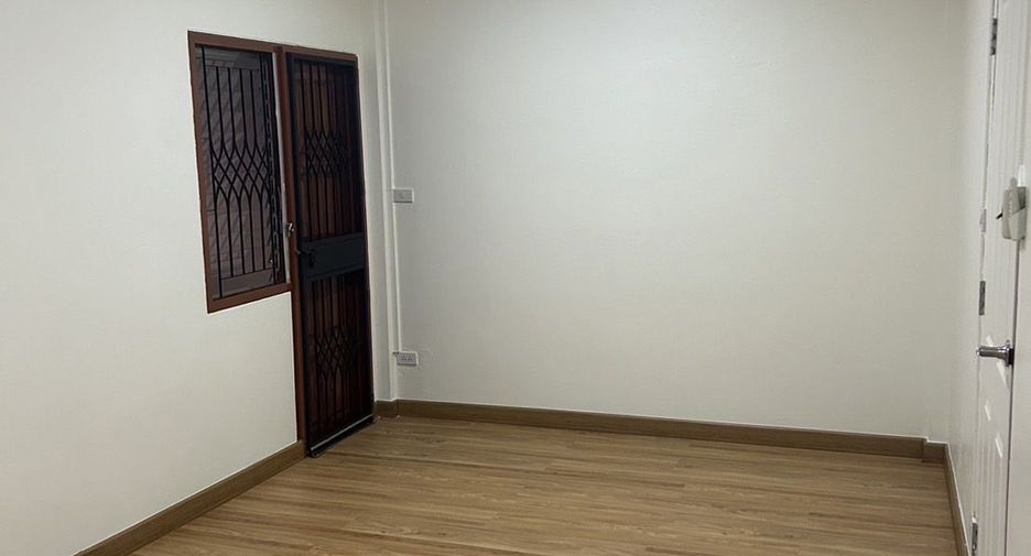 For sale 2 ベッドルーム townhouse in San Sai, Chiang Mai