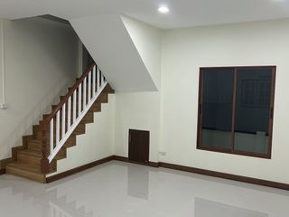 出售 2 卧室 联排别墅 在 San Sai, Chiang Mai