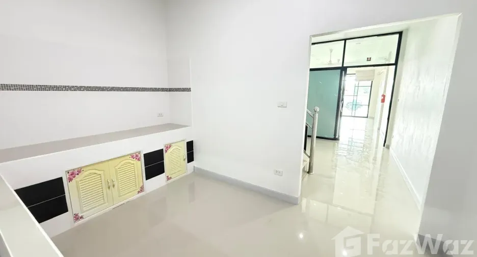 For sale and for rent 2 bedrooms townhouse in Pran Buri, Prachuap Khiri Khan
