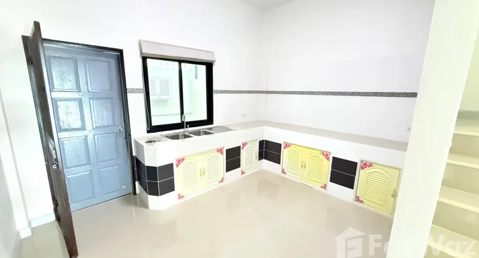 For sale and for rent 2 bedrooms townhouse in Pran Buri, Prachuap Khiri Khan