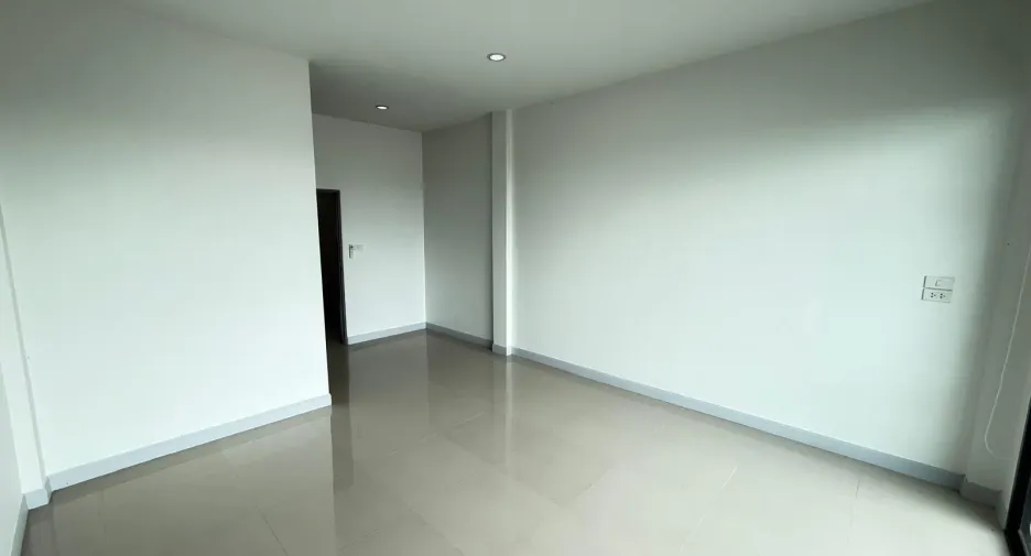 For sale and for rent 2 bedrooms townhouse in Pran Buri, Prachuap Khiri Khan