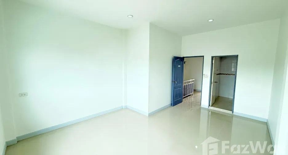 For sale and for rent 2 bedrooms townhouse in Pran Buri, Prachuap Khiri Khan