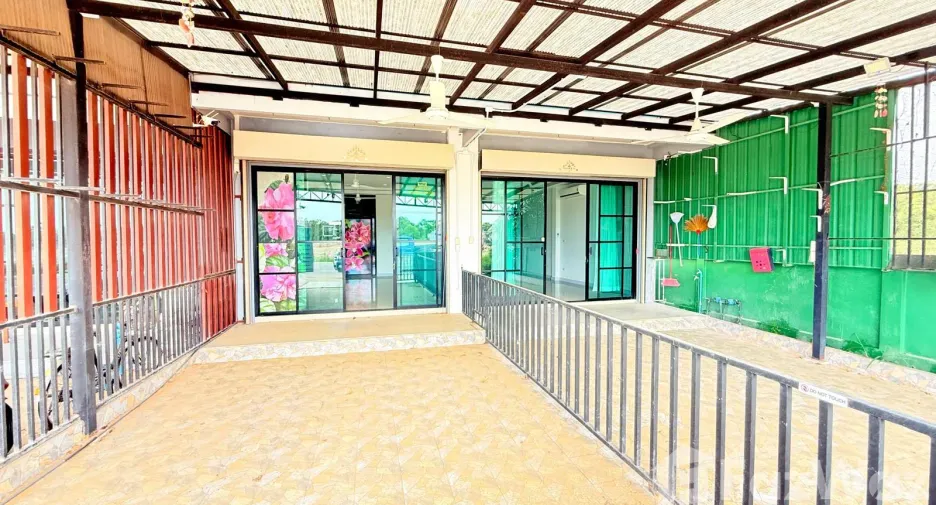 For sale and for rent 2 bedrooms townhouse in Pran Buri, Prachuap Khiri Khan