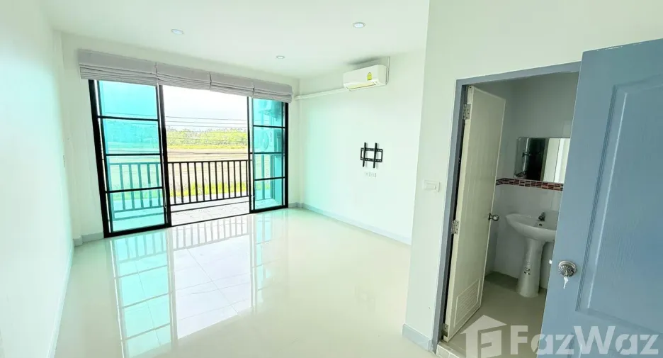 For sale and for rent 2 bedrooms townhouse in Pran Buri, Prachuap Khiri Khan