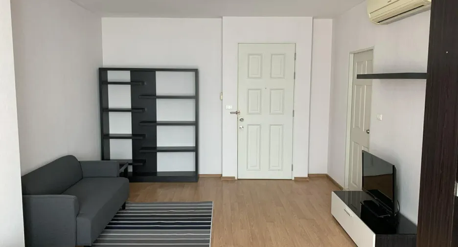 For sale studio condo in Huai Khwang, Bangkok