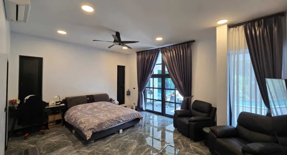 For sale 3 bedrooms villa in Hua Hin, Prachuap Khiri Khan
