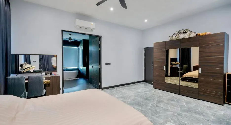 For sale 3 bedrooms villa in Hua Hin, Prachuap Khiri Khan