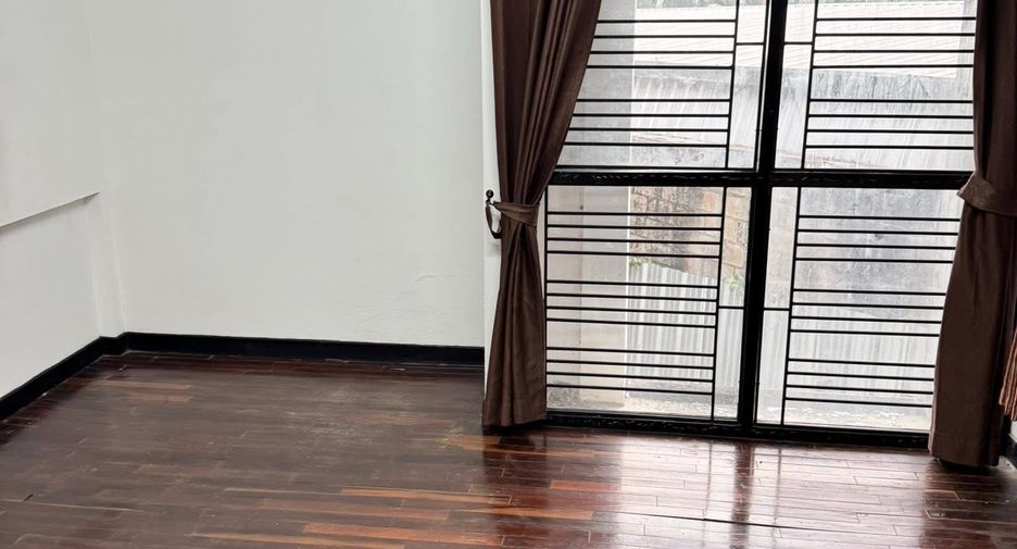 For rent 3 bedrooms house in Mueang Chiang Mai, Chiang Mai