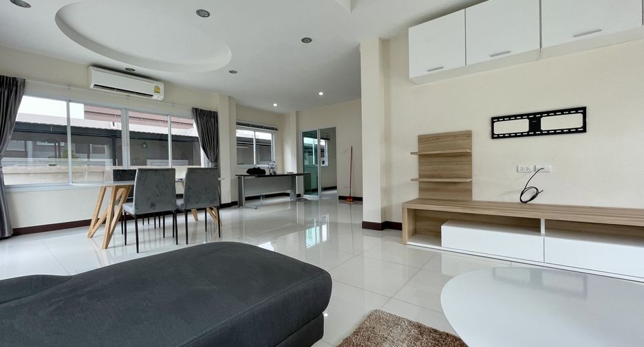 For sale 3 bedrooms house in Si Racha, Chonburi