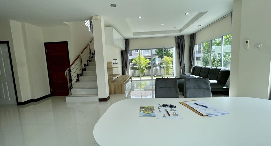 For sale 3 bedrooms house in Si Racha, Chonburi