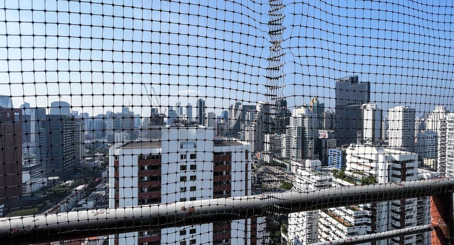For sale 3 bedrooms condo in Watthana, Bangkok