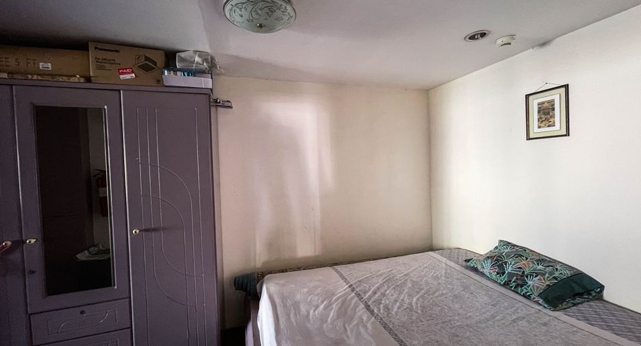 For sale 3 bedrooms condo in Watthana, Bangkok
