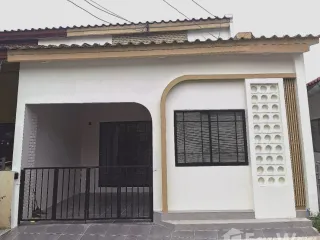 For Rent 2 Bedroom Townhouse In Mueang Chiang Mai