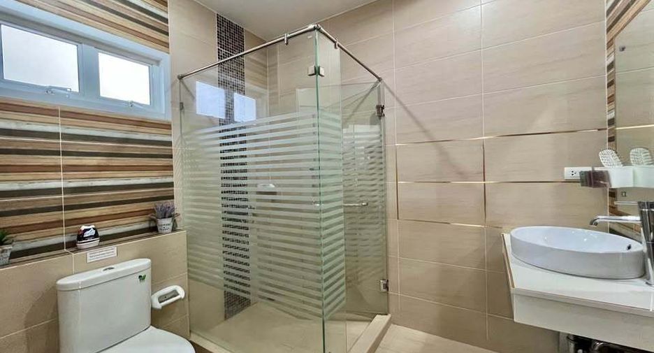 For rent 2 ベッドルーム villa in Bang Lamung, Chonburi