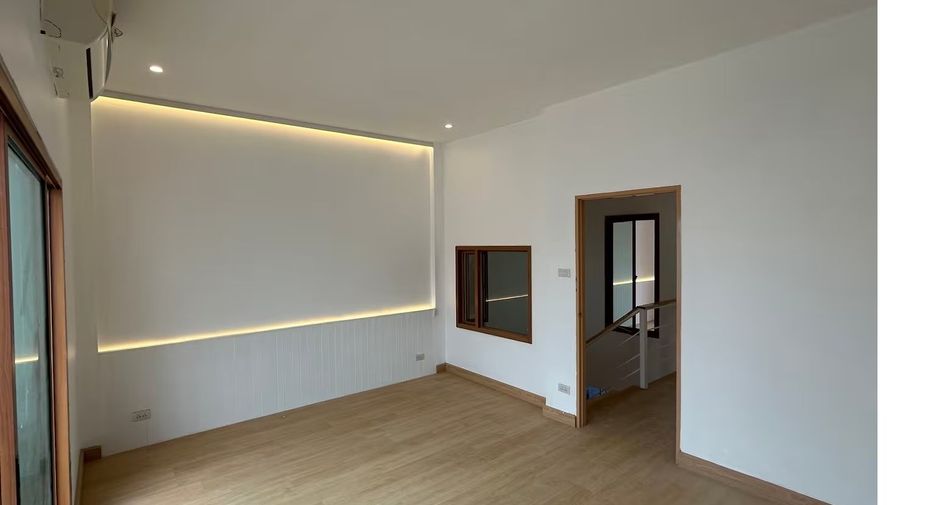 For rent 2 bedrooms townhouse in Hua Hin, Prachuap Khiri Khan