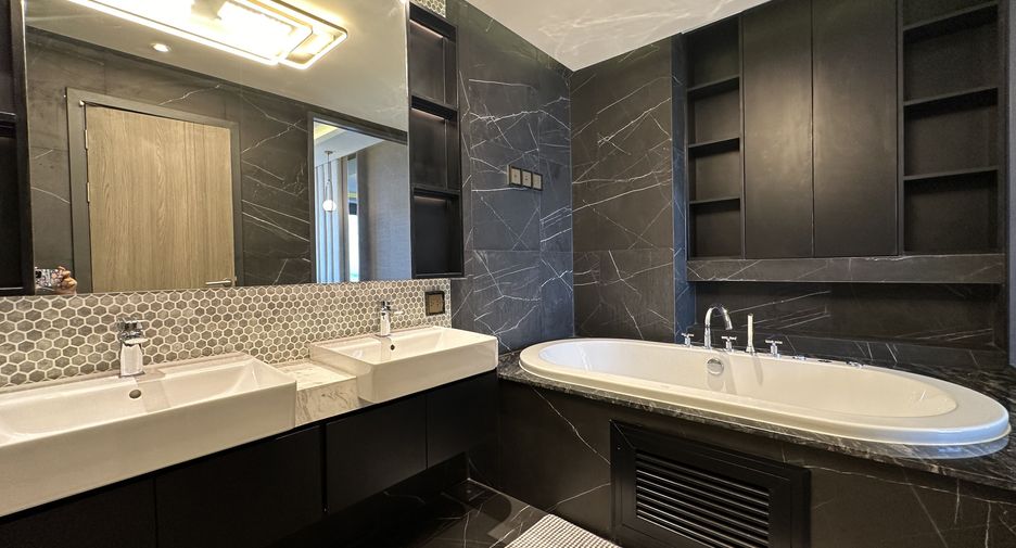 For rent 3 bedrooms condo in Bang Lamung, Chonburi