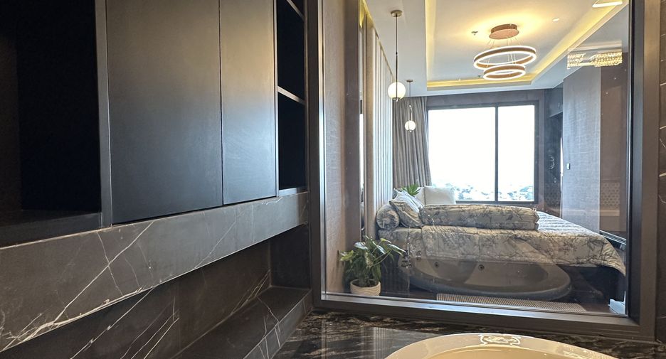 For rent 3 bedrooms condo in Bang Lamung, Chonburi