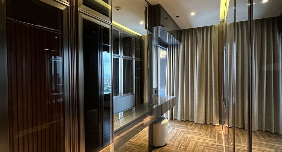 For rent 3 bedrooms condo in Bang Lamung, Chonburi