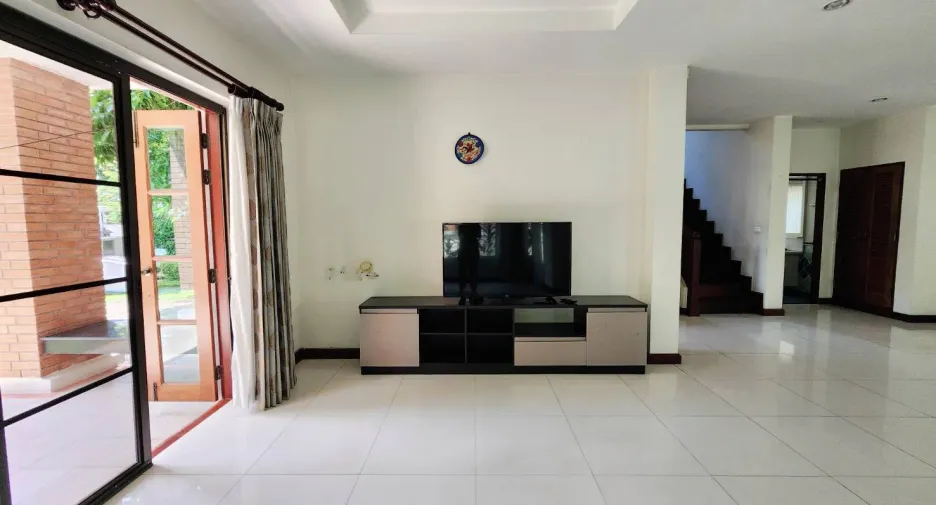 For rent 3 bedrooms house in Mueang Chiang Mai, Chiang Mai