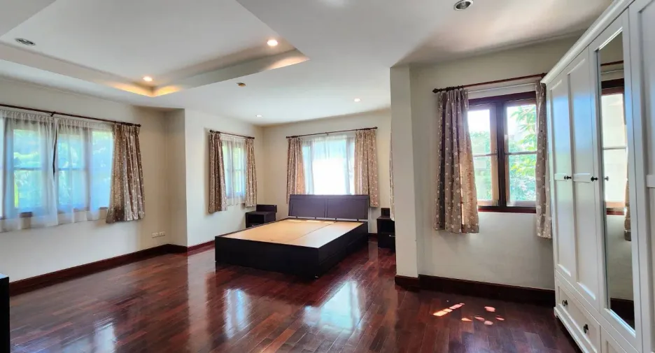 For rent 3 bedrooms house in Mueang Chiang Mai, Chiang Mai