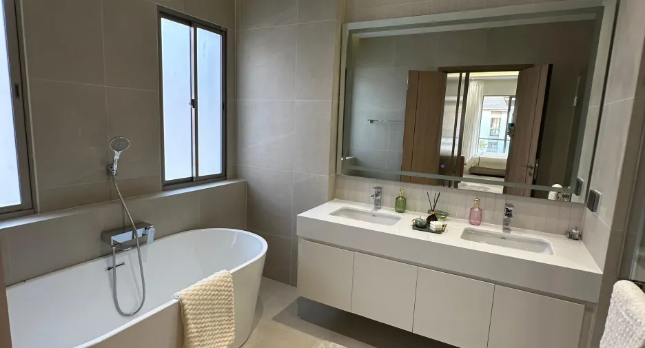 Villa zum Kauf mit 5 Zimmer in Bang Lamung, Chonburi