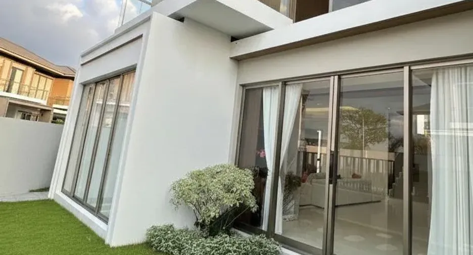 Villa zum Kauf mit 5 Zimmer in Bang Lamung, Chonburi