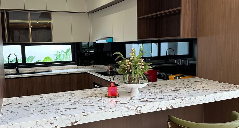 Villa zum Kauf mit 5 Zimmer in Bang Lamung, Chonburi