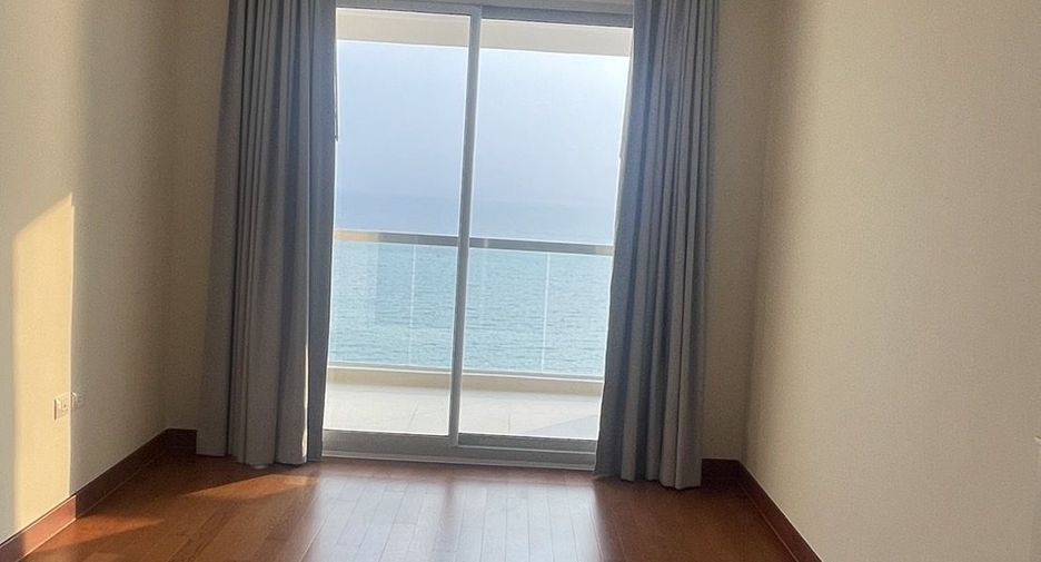 For rent 4 bedrooms condo in Bang Lamung, Chonburi